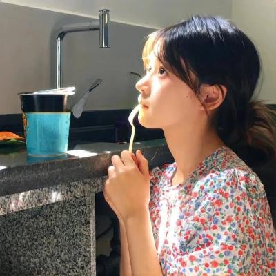 姐姐对我来说是女人
